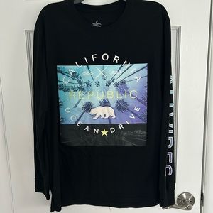 Men’s long sleeve graphic tee